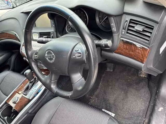 NISSAN FUGA