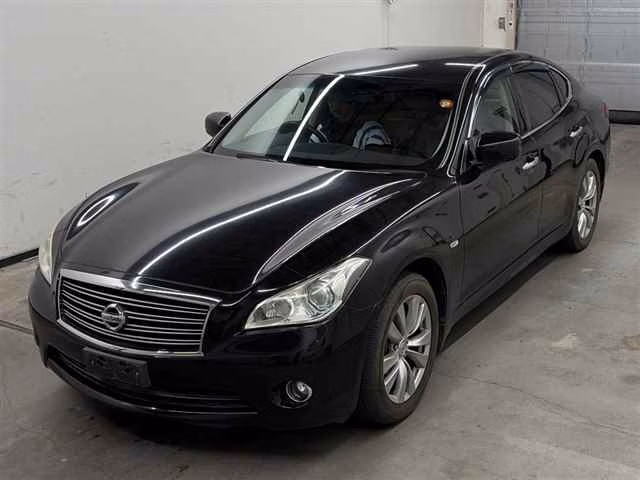 NISSAN FUGA