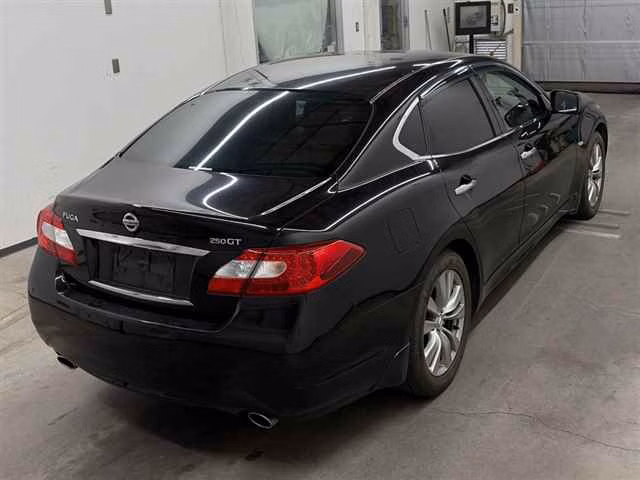 NISSAN FUGA