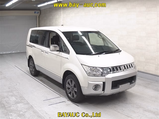 MITSUBISHI DELICA D:5