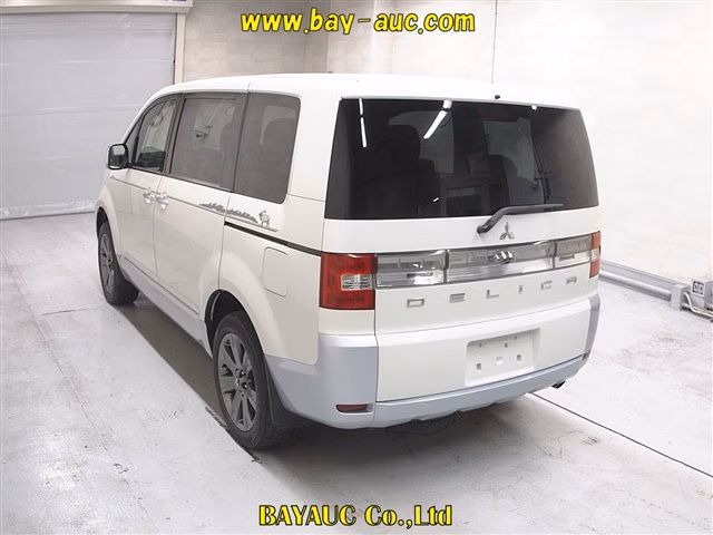 MITSUBISHI DELICA D:5