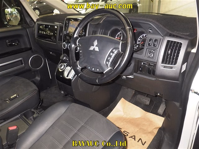 MITSUBISHI DELICA D:5