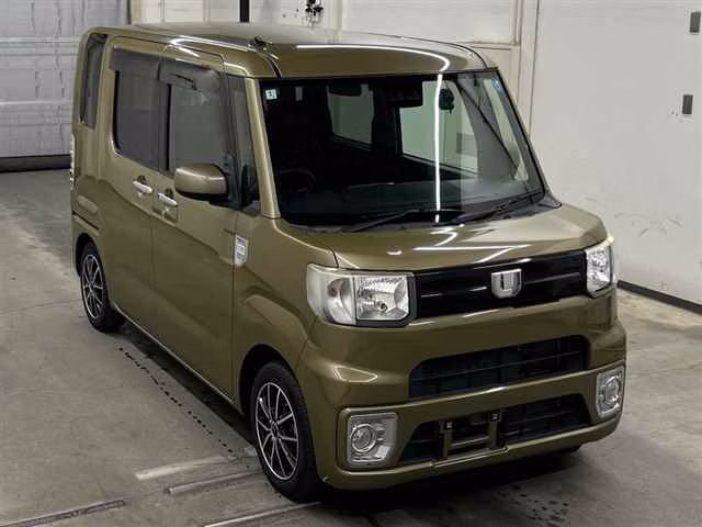 DAIHATSU WAKE