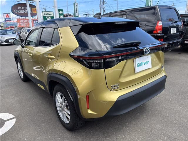 TOYOTA YARIS CROSS