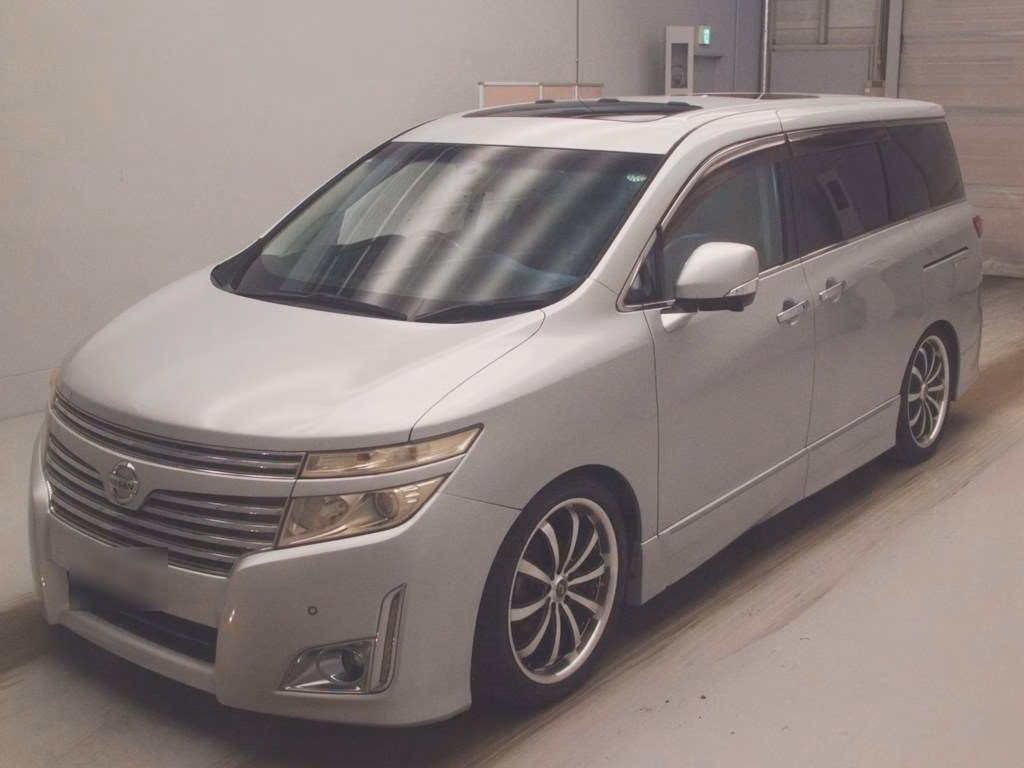 NISSAN ELGRAND