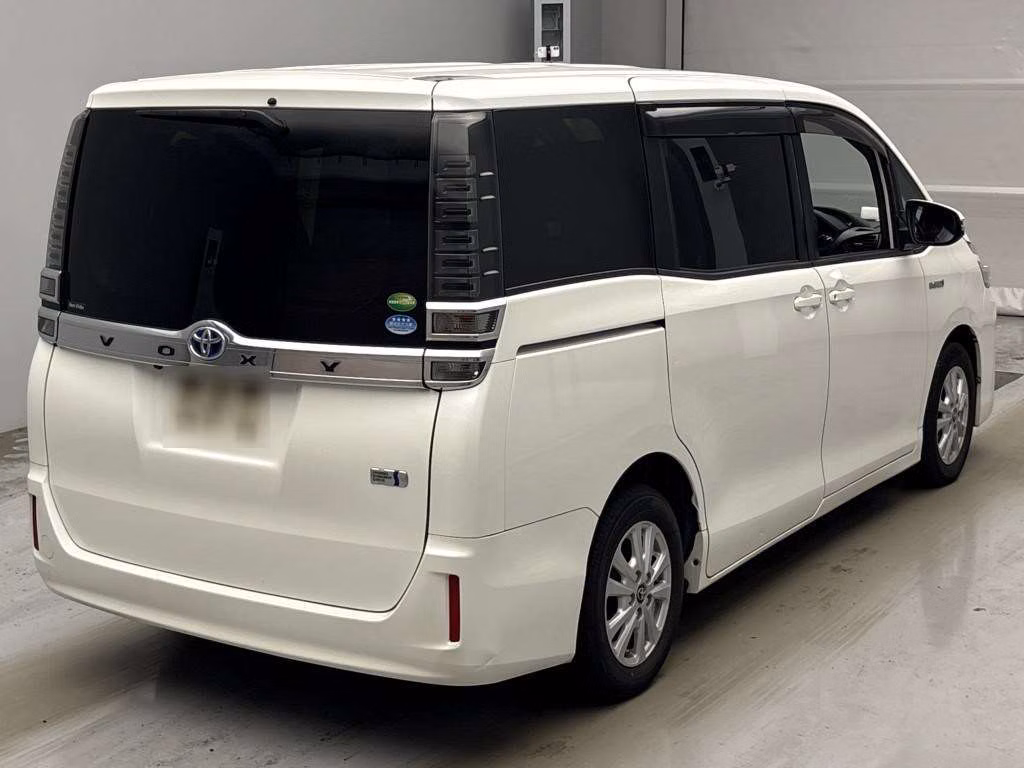 TOYOTA VOXY