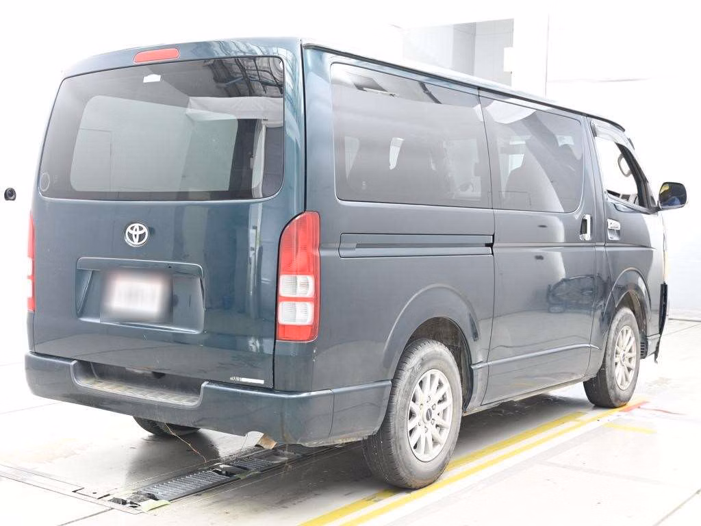 TOYOTA REGIUS ACE