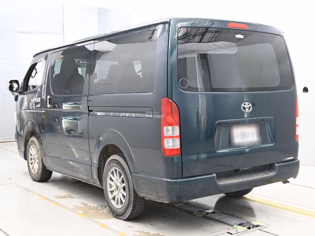 TOYOTA REGIUS ACE