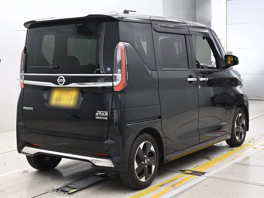 NISSAN ROOX