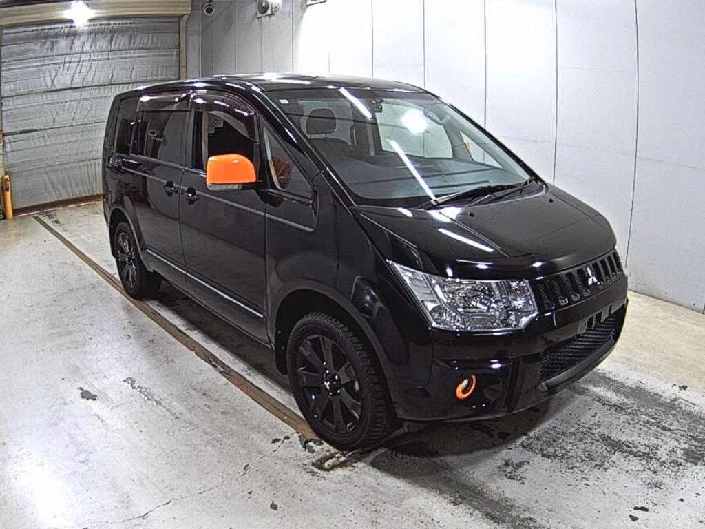 MITSUBISHI DELICA D:5
