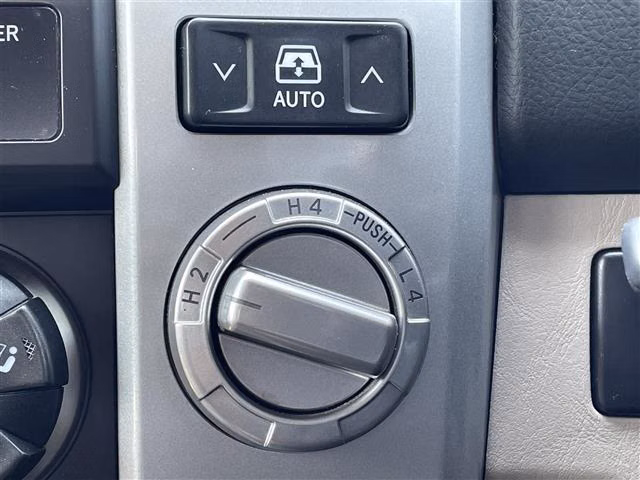 TOYOTA HILUX SURF