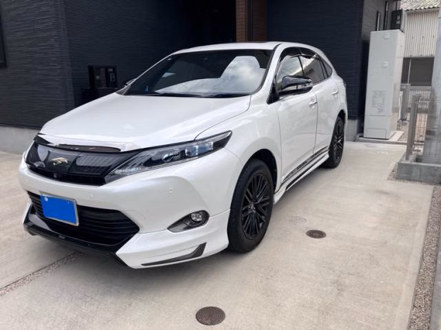 TOYOTA HARRIER