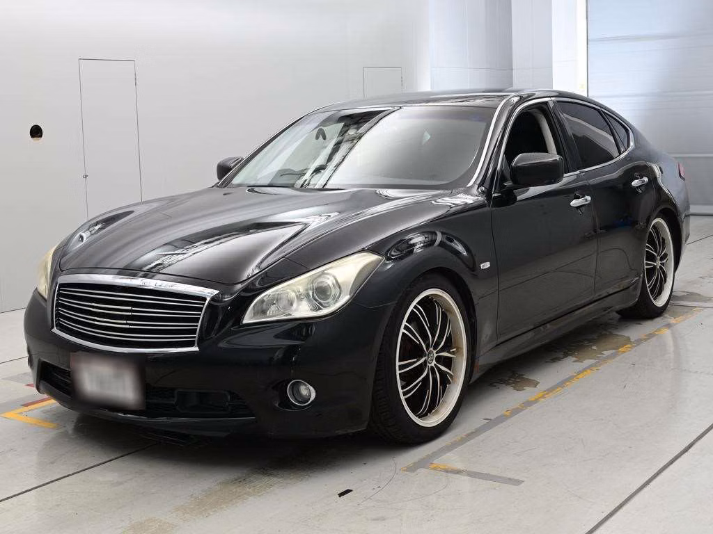 NISSAN FUGA