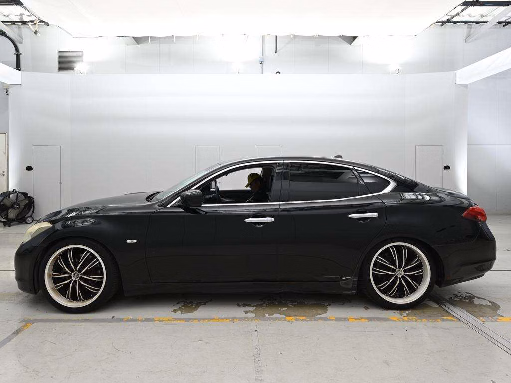 NISSAN FUGA