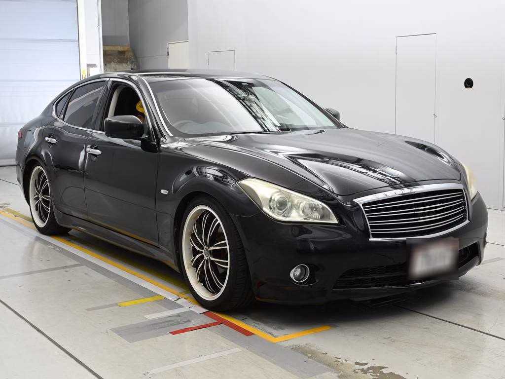 NISSAN FUGA