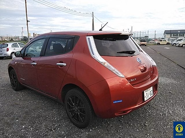 NISSAN LEAF