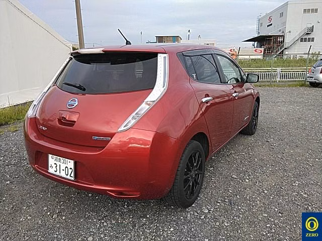 NISSAN LEAF