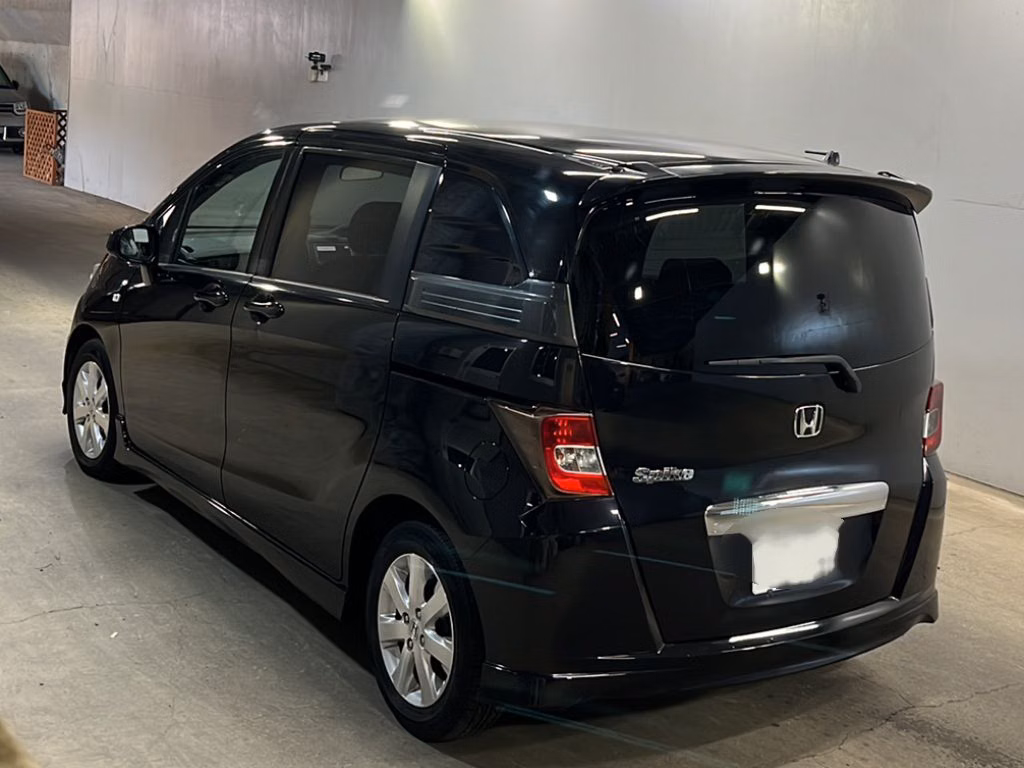 HONDA FREED SPIKE