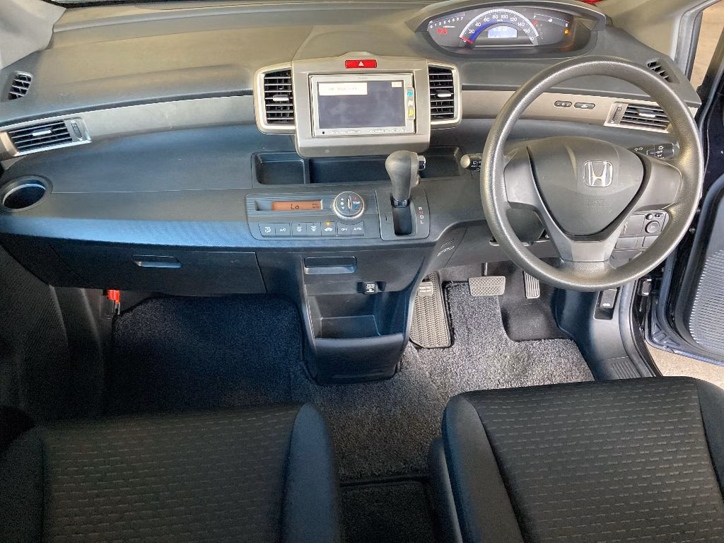 HONDA FREED SPIKE