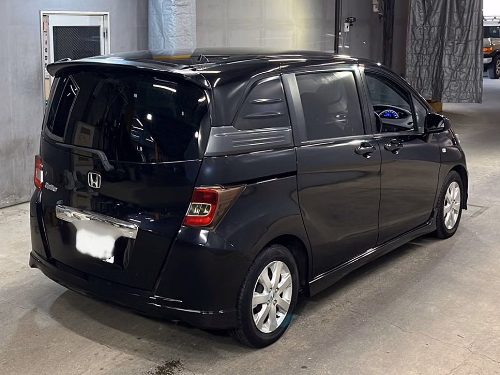 HONDA FREED SPIKE