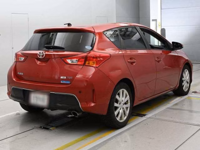 TOYOTA AURIS