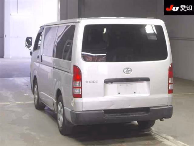 TOYOTA REGIUS ACE