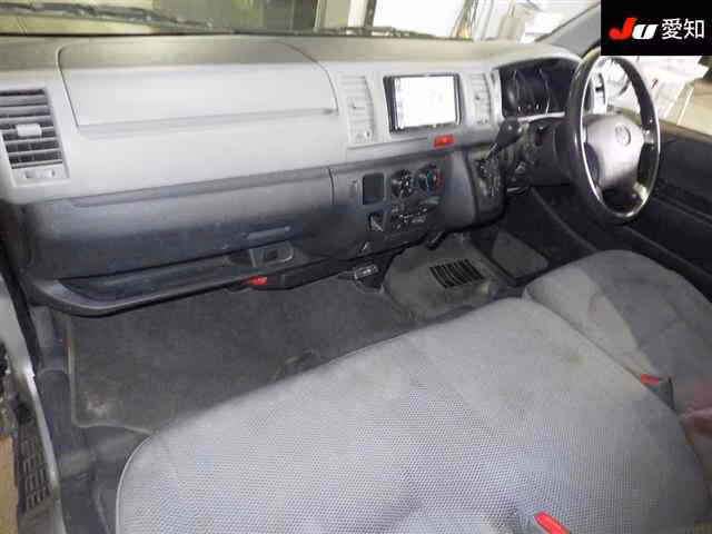 TOYOTA REGIUS ACE