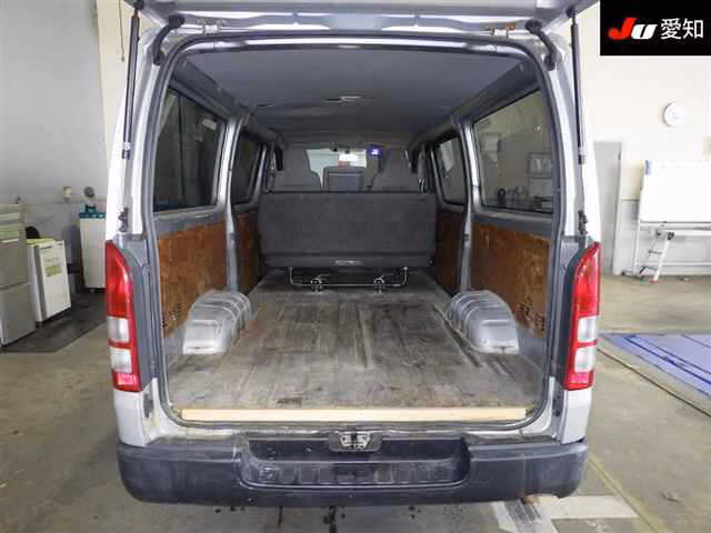 TOYOTA REGIUS ACE