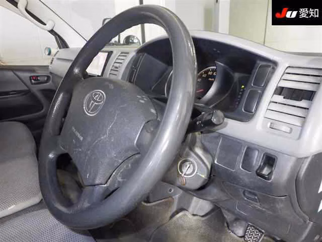 TOYOTA REGIUS ACE