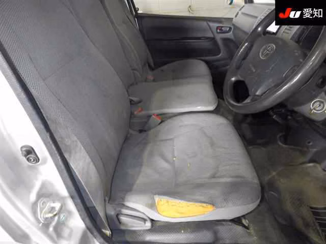 TOYOTA REGIUS ACE