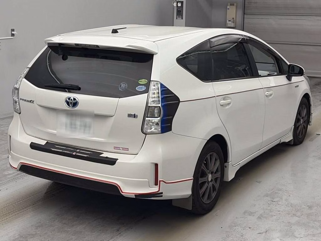 TOYOTA PRIUS ALPHA
