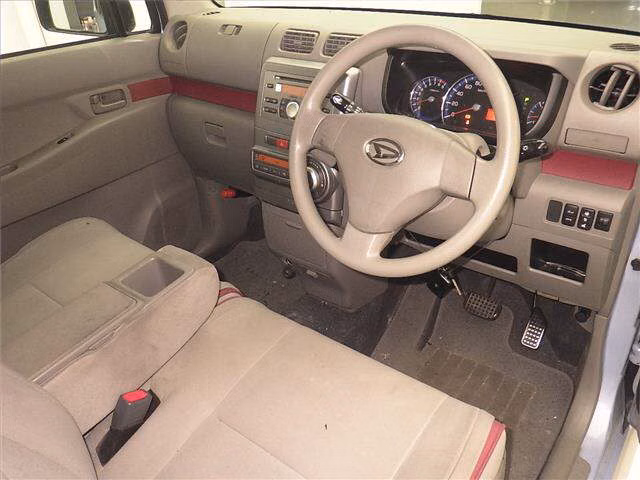 DAIHATSU MOVE CONTE