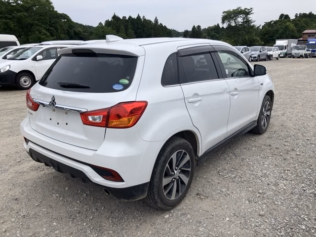 MITSUBISHI RVR