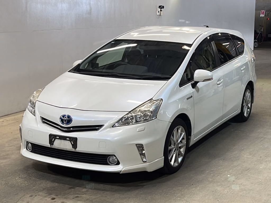 TOYOTA PRIUS ALPHA