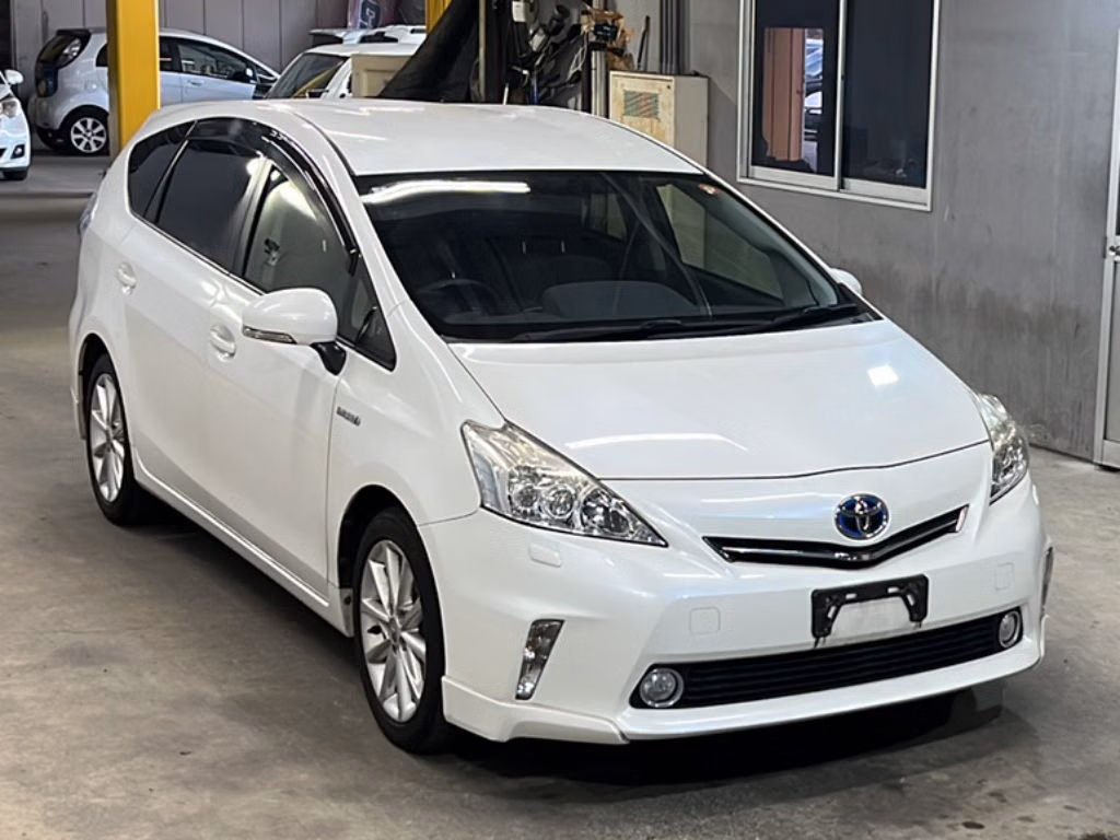 TOYOTA PRIUS ALPHA