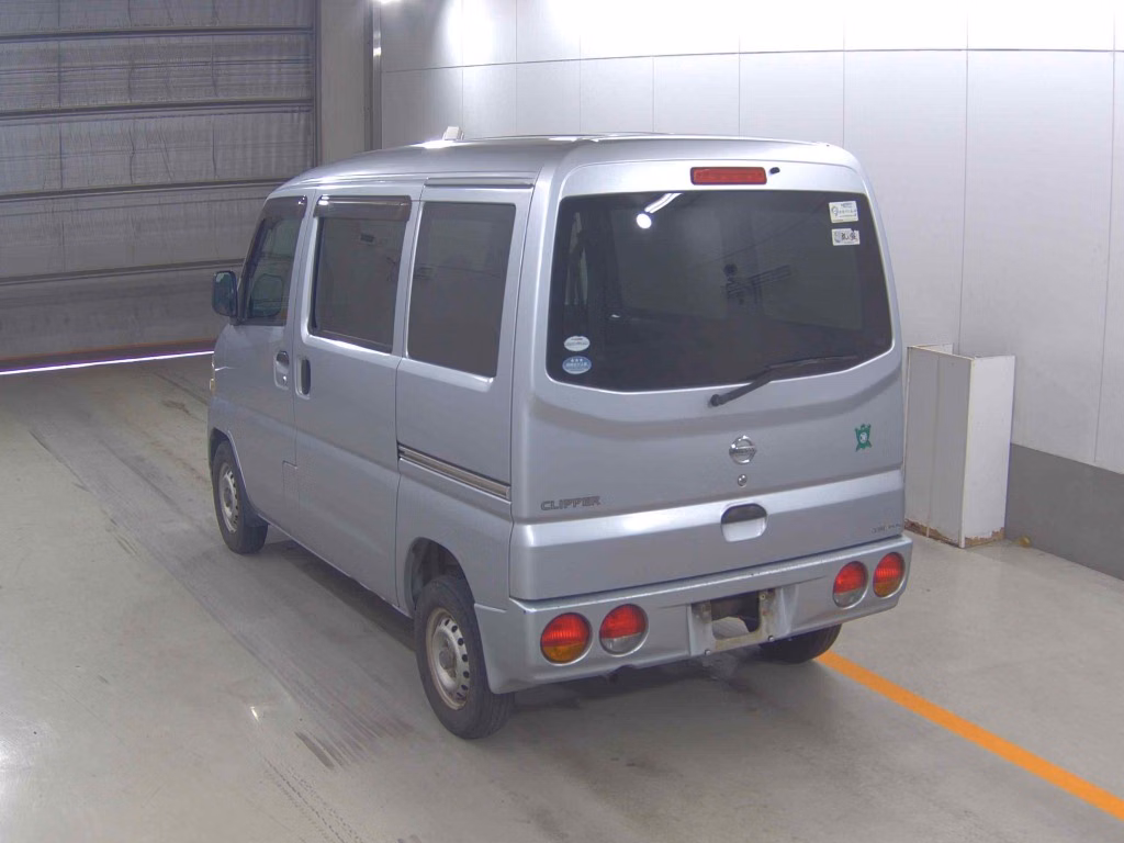 NISSAN CLIPPER