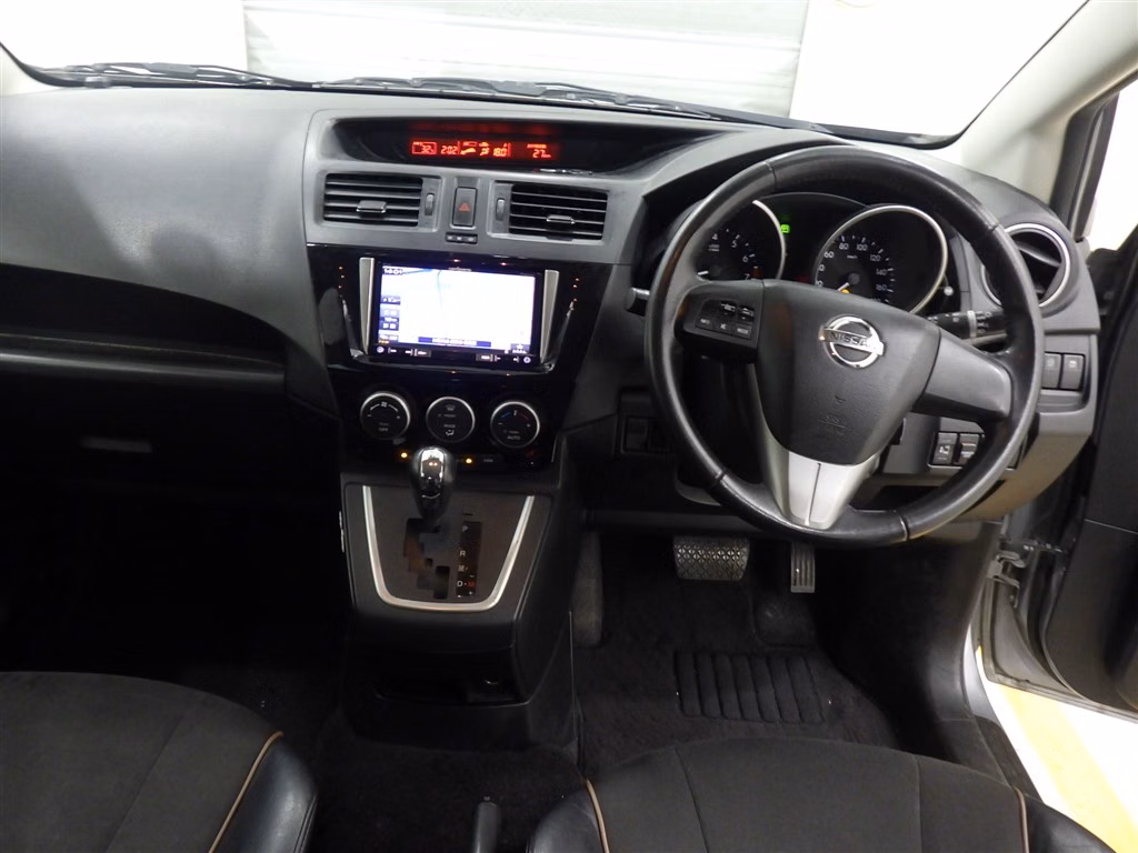 NISSAN LAFESTA