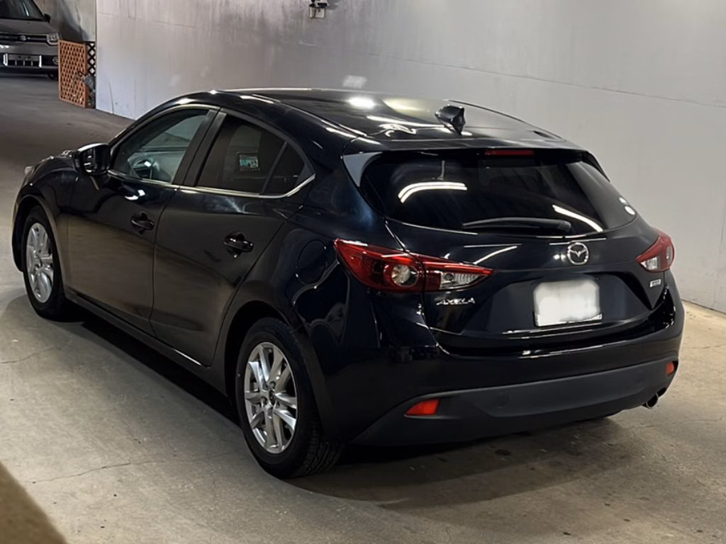 MAZDA AXELA