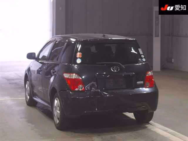 TOYOTA IST