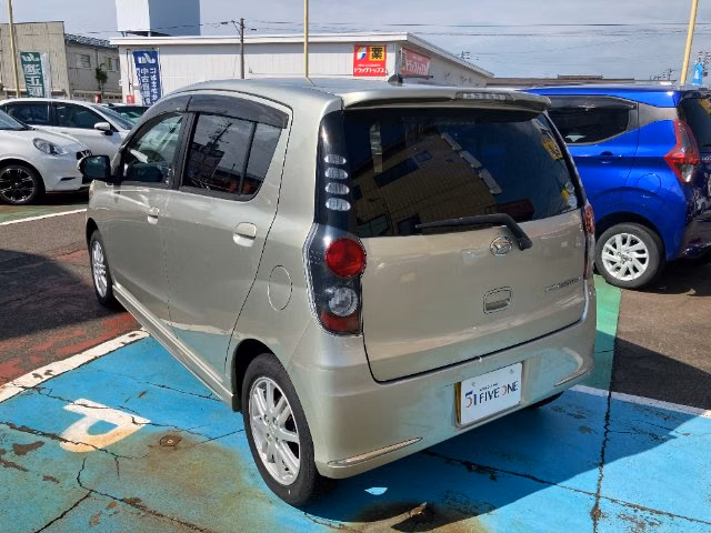 DAIHATSU MIRA