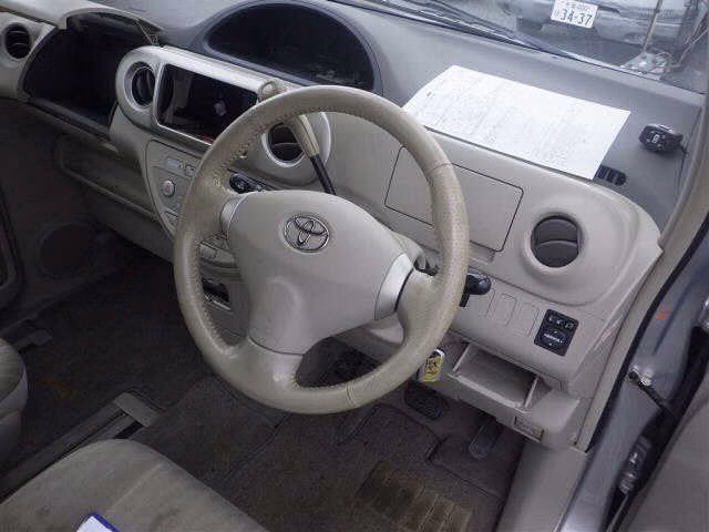 TOYOTA PORTE