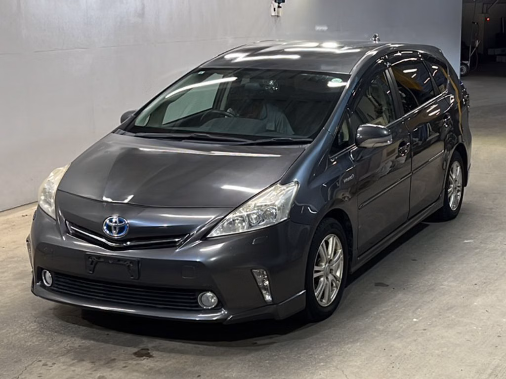 TOYOTA PRIUS ALPHA