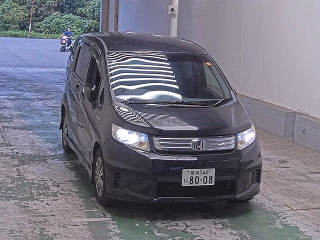HONDA FREED SPIKE