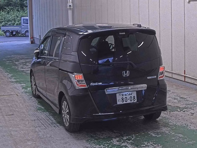 HONDA FREED SPIKE