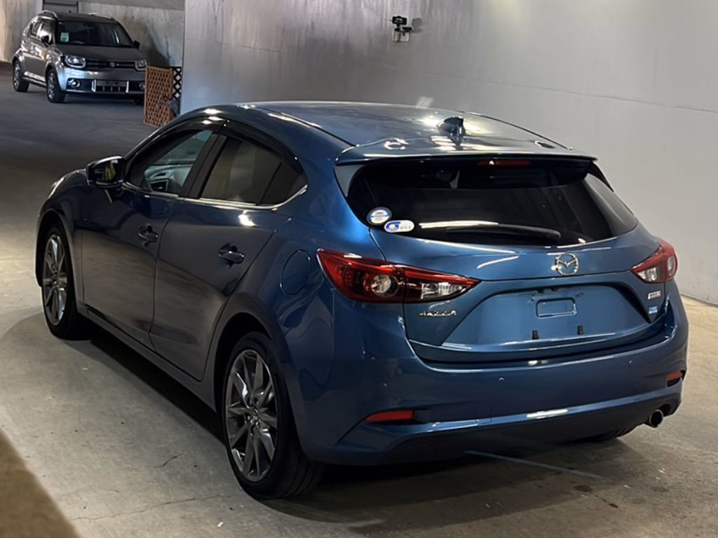 MAZDA AXELA