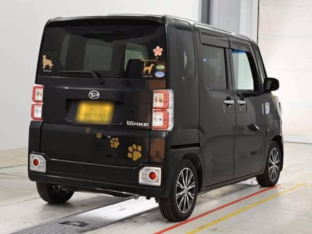 DAIHATSU WAKE