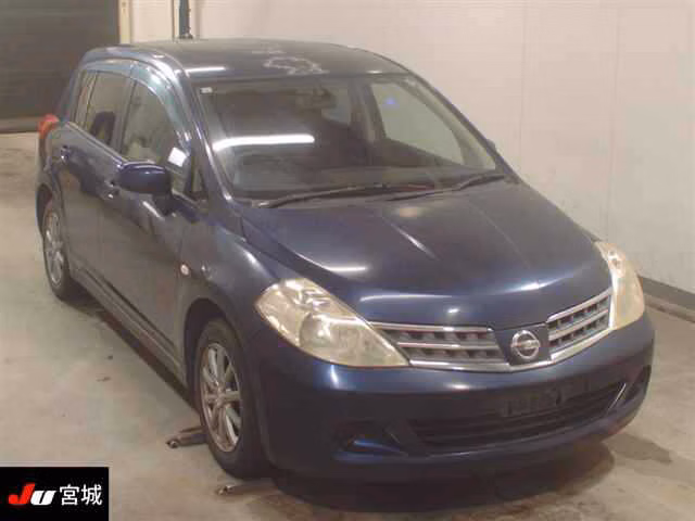 NISSAN TIIDA