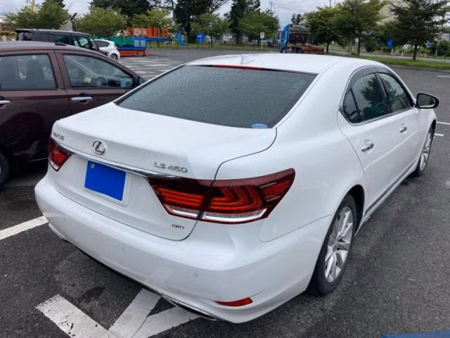 Lexus LS460