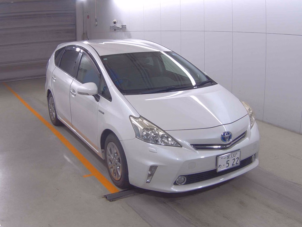 TOYOTA PRIUS ALPHA