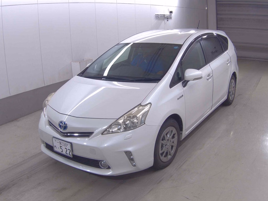 TOYOTA PRIUS ALPHA